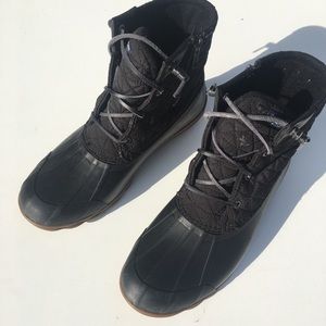 Saltwater Quilted Sperry Boots Black